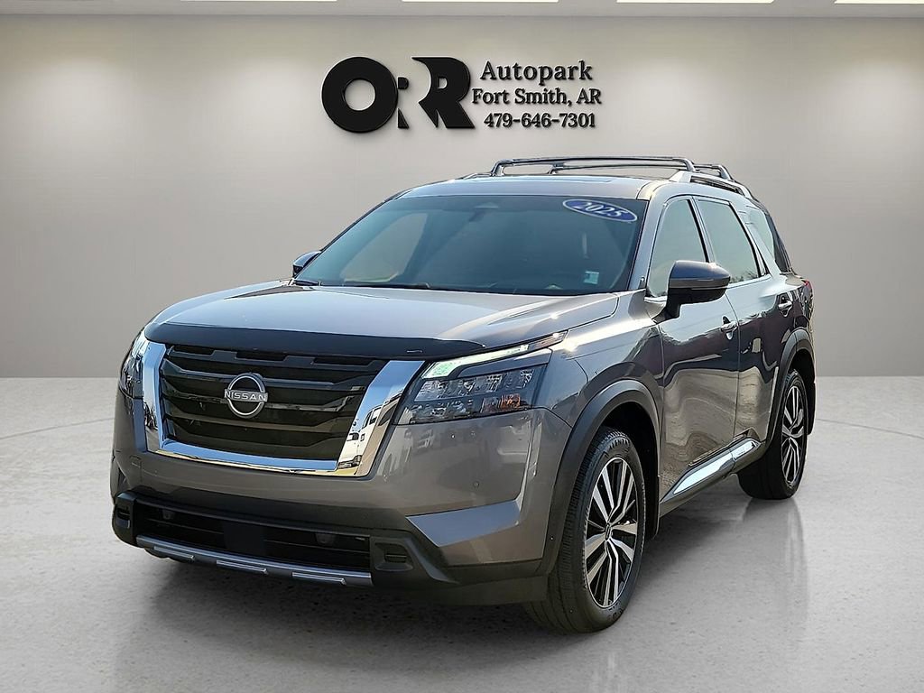 Used 2025 Nissan Pathfinder Platinum w/ Cargo Package image 2