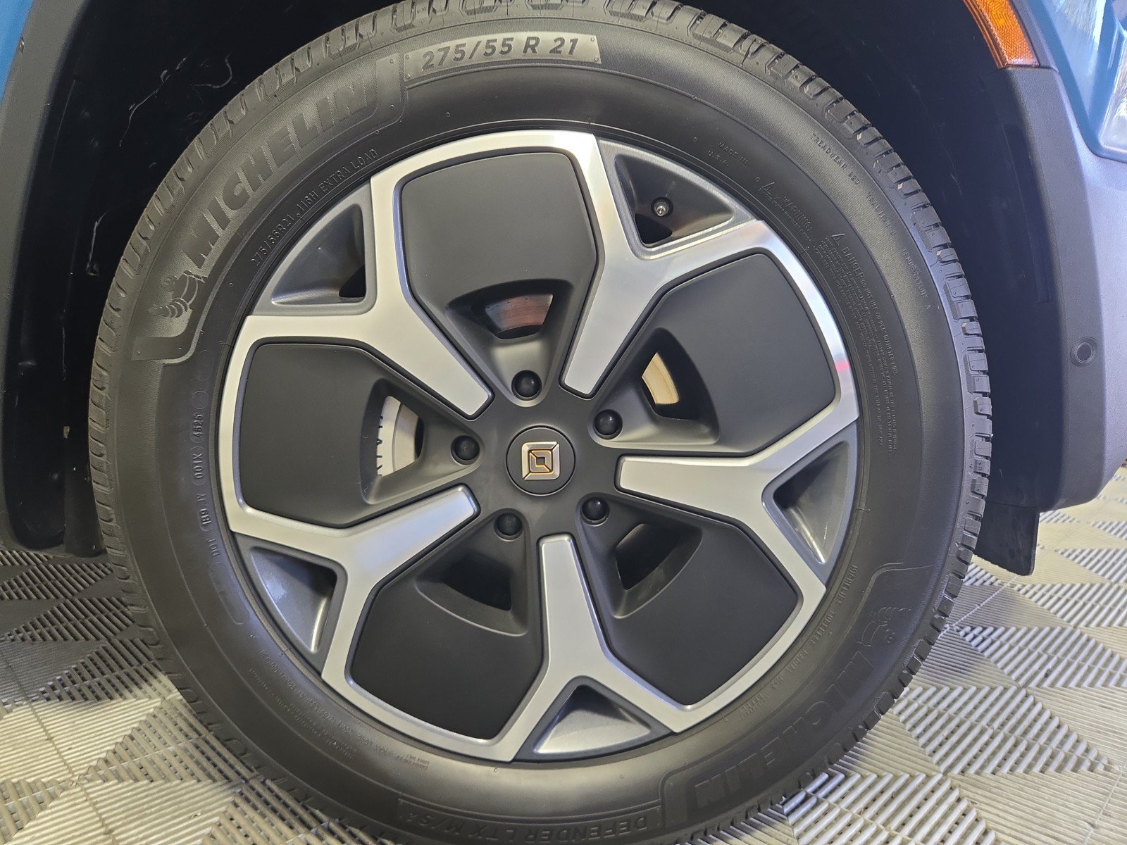 Used 2024 Rivian R1S Adventure AWD/4WD image 11