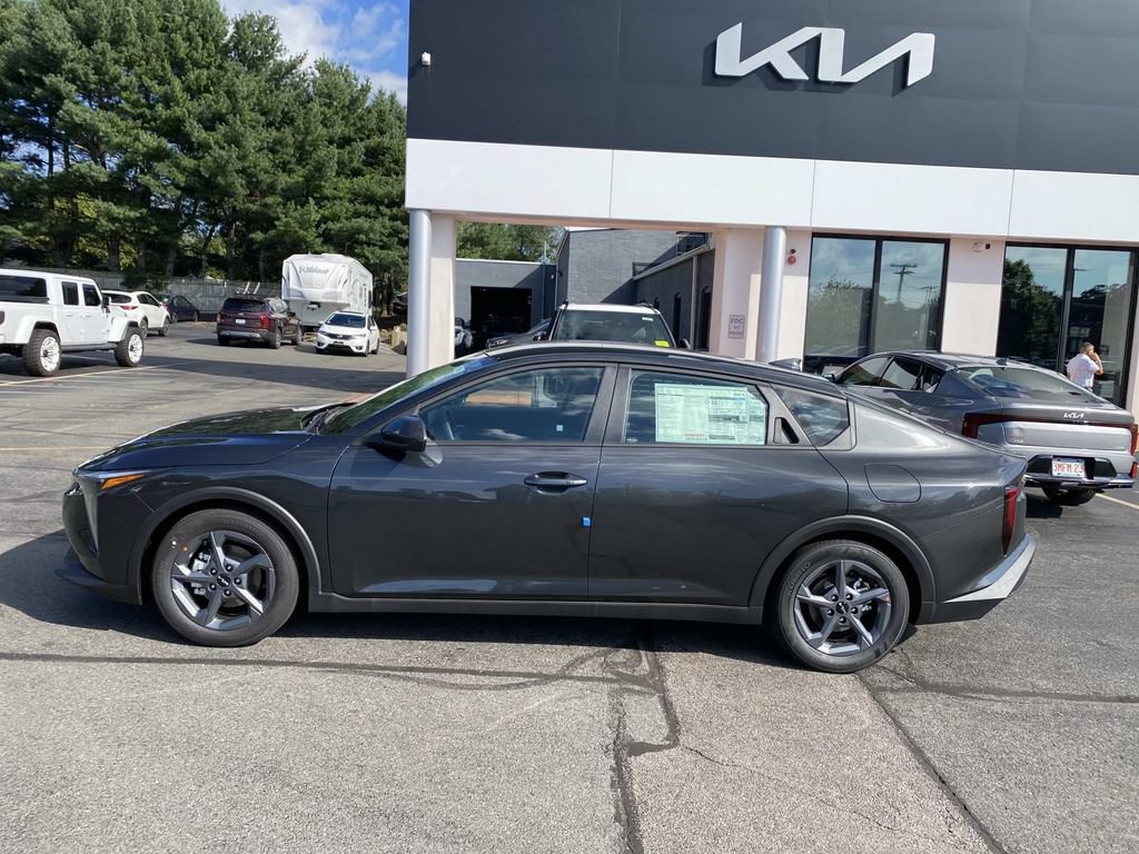New 2026 Kia K4 FWD image 2