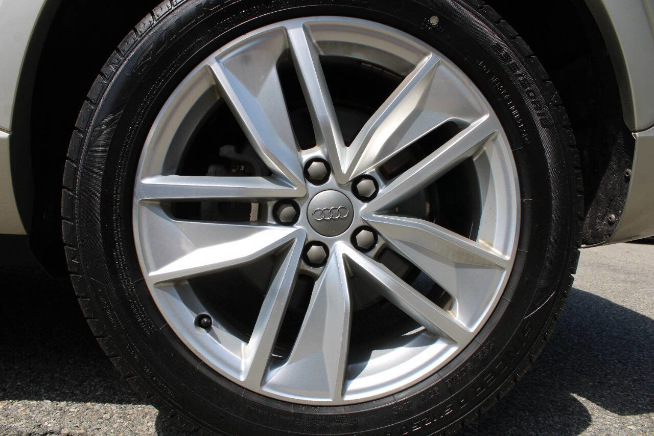 Used 2018 Audi Q3 2.0T Premium w/ Convenience Package AWD/4WD image 22