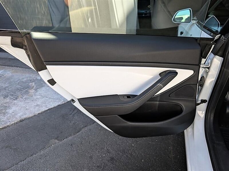 Used 2019 Tesla Model 3 Long Range AWD/4WD image 22