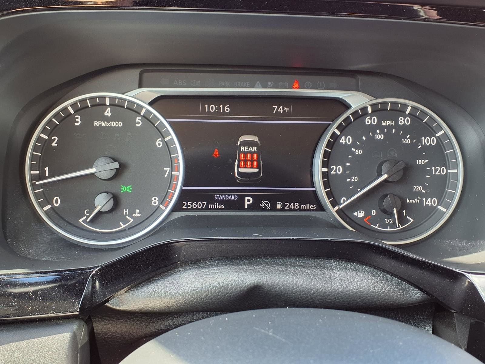 Used 2025 Nissan Pathfinder SL FWD image 13