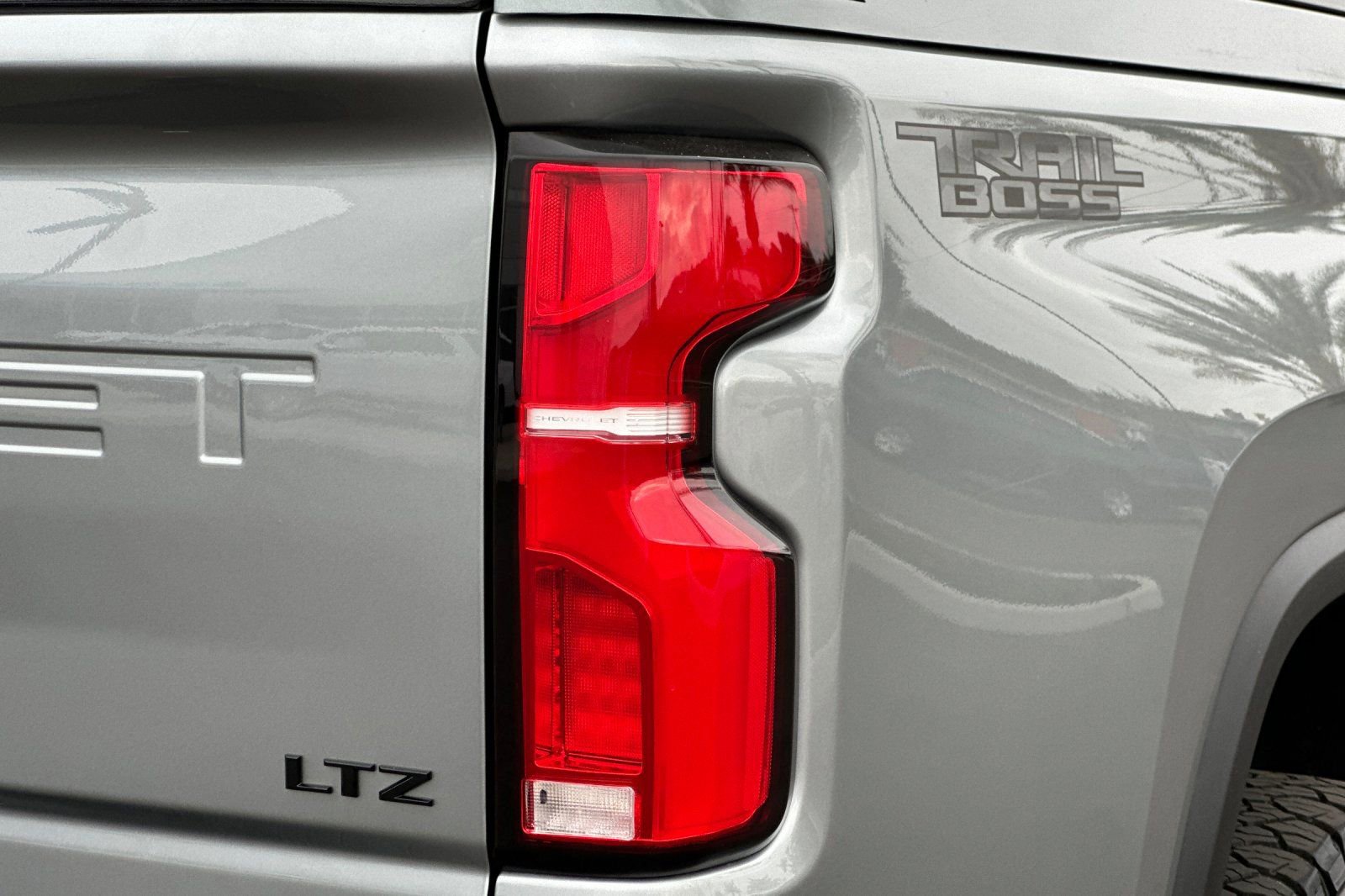 Used 2025 Chevrolet Silverado 2500 LTZ w/ Trail Boss Package image 38