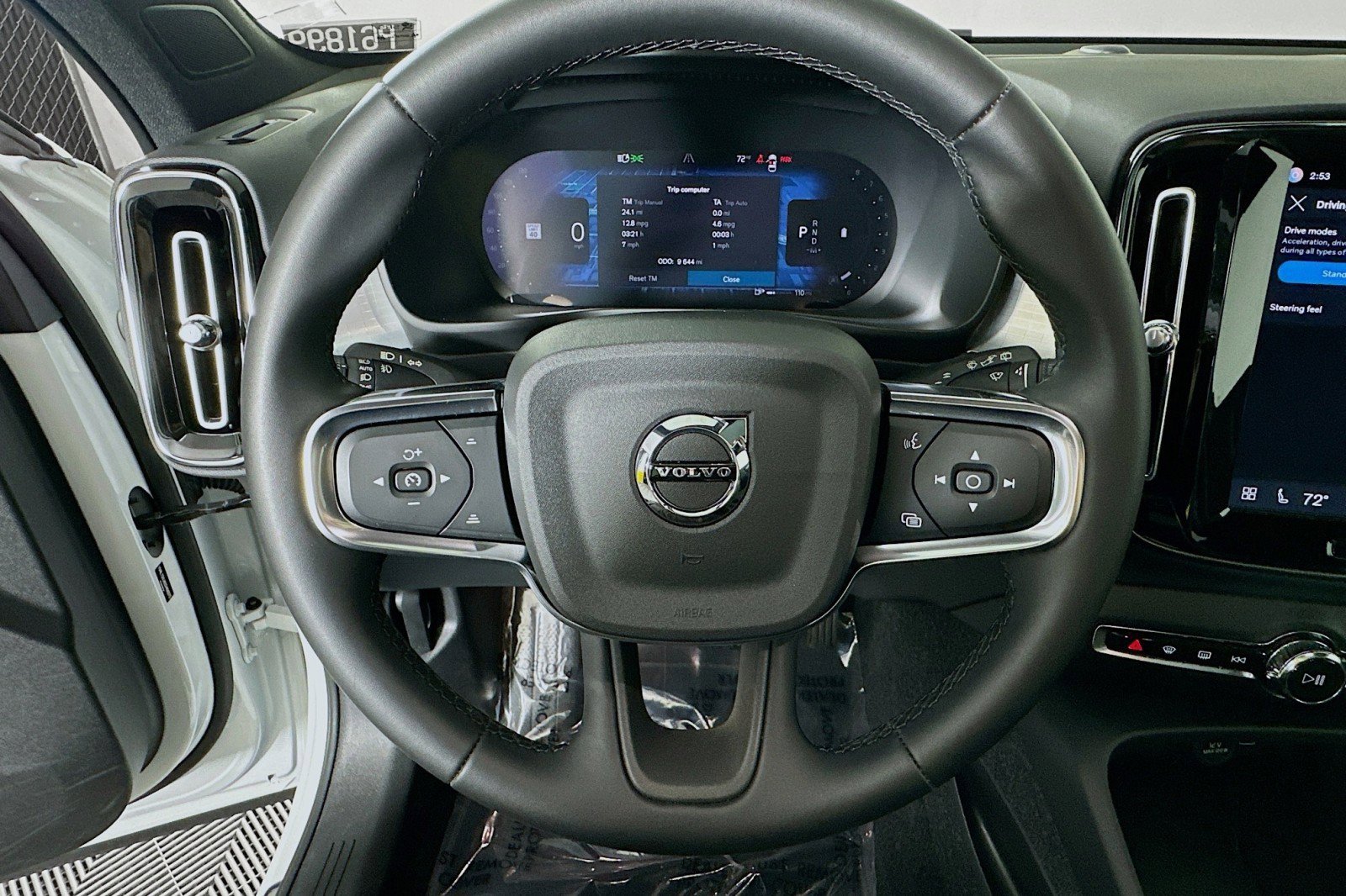 Used 2025 Volvo XC40 B5 Core image 19