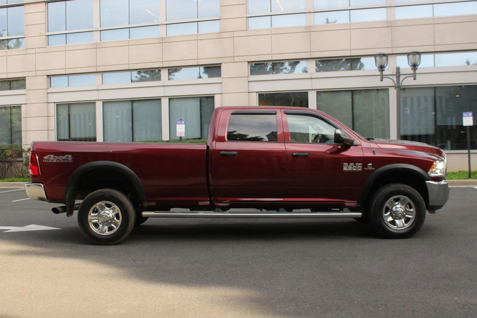 Used 2018 RAM 2500 Tradesman w/ Chrome Appearance Group AWD/4WD image 6