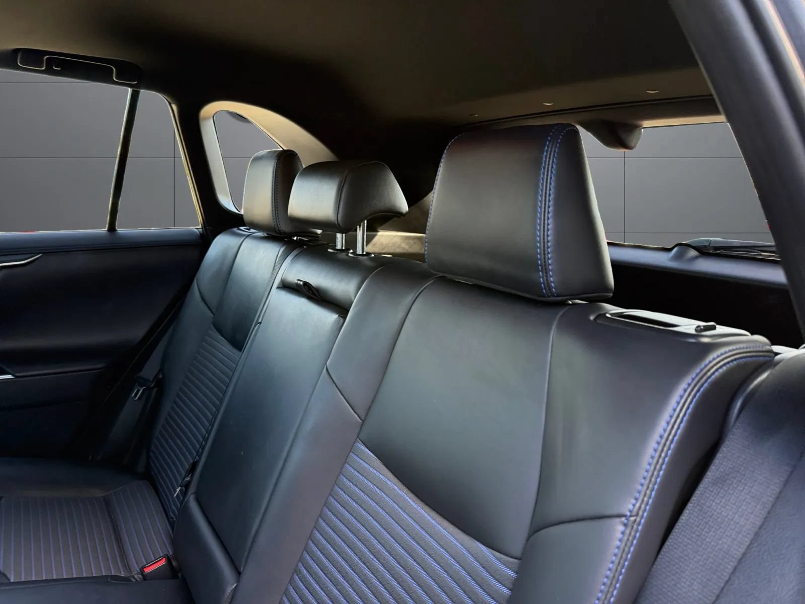 Used 2019 Toyota RAV4 XSE w/ Carpet Mat Package AWD/4WD image 19
