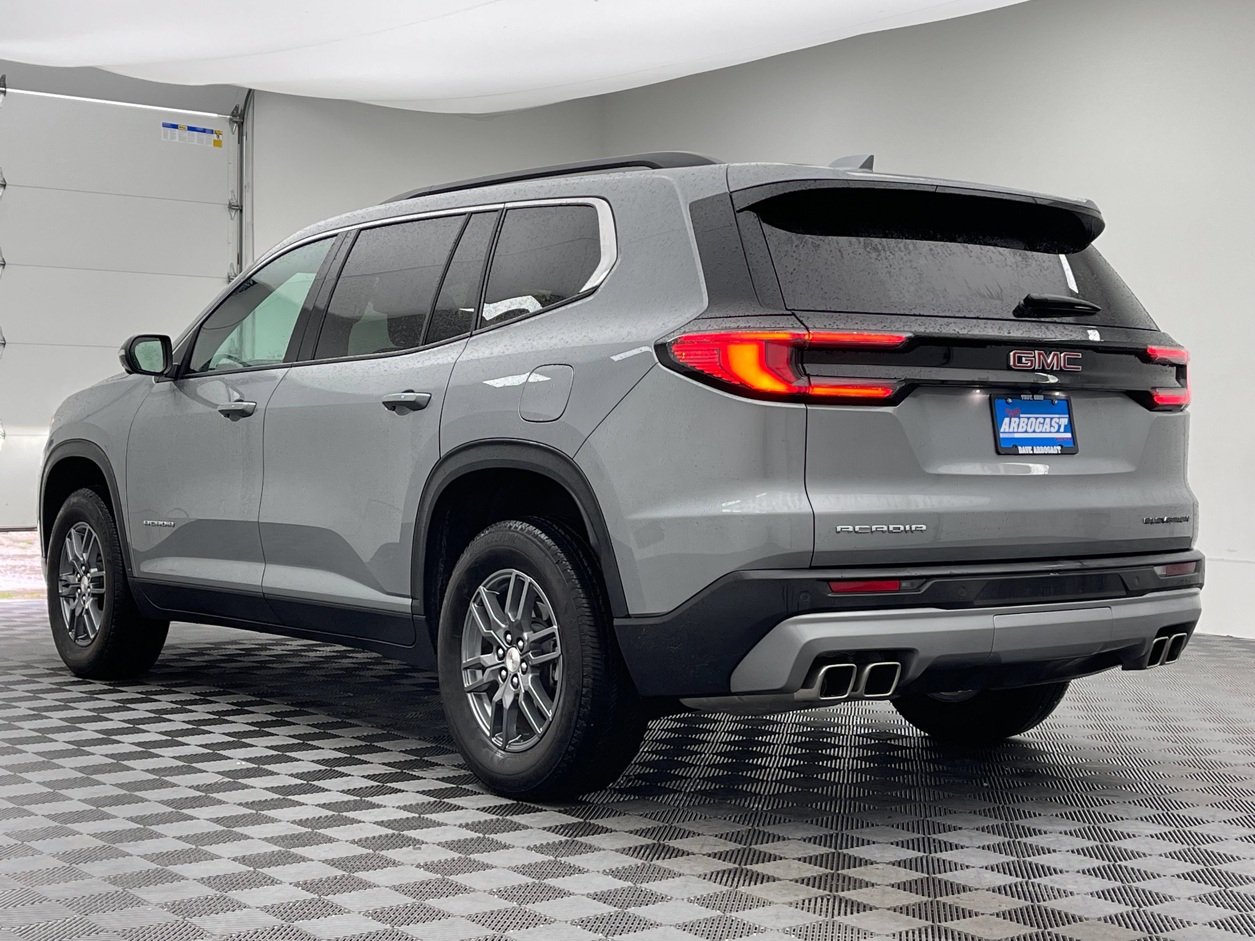 Used 2025 GMC Acadia Elevation FWD image 11