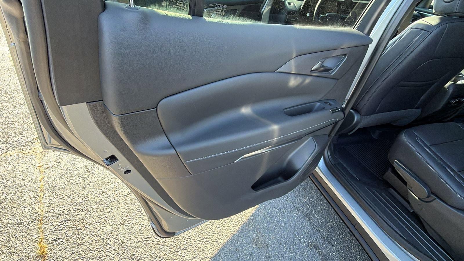 New 2026 Chevrolet Traverse LT FWD image 15