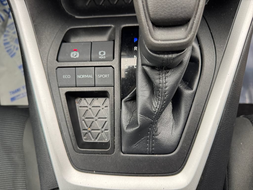 Used 2023 Toyota RAV4 LE FWD image 18