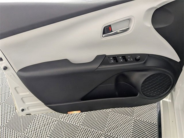 Used 2017 Toyota Prius Four image 10