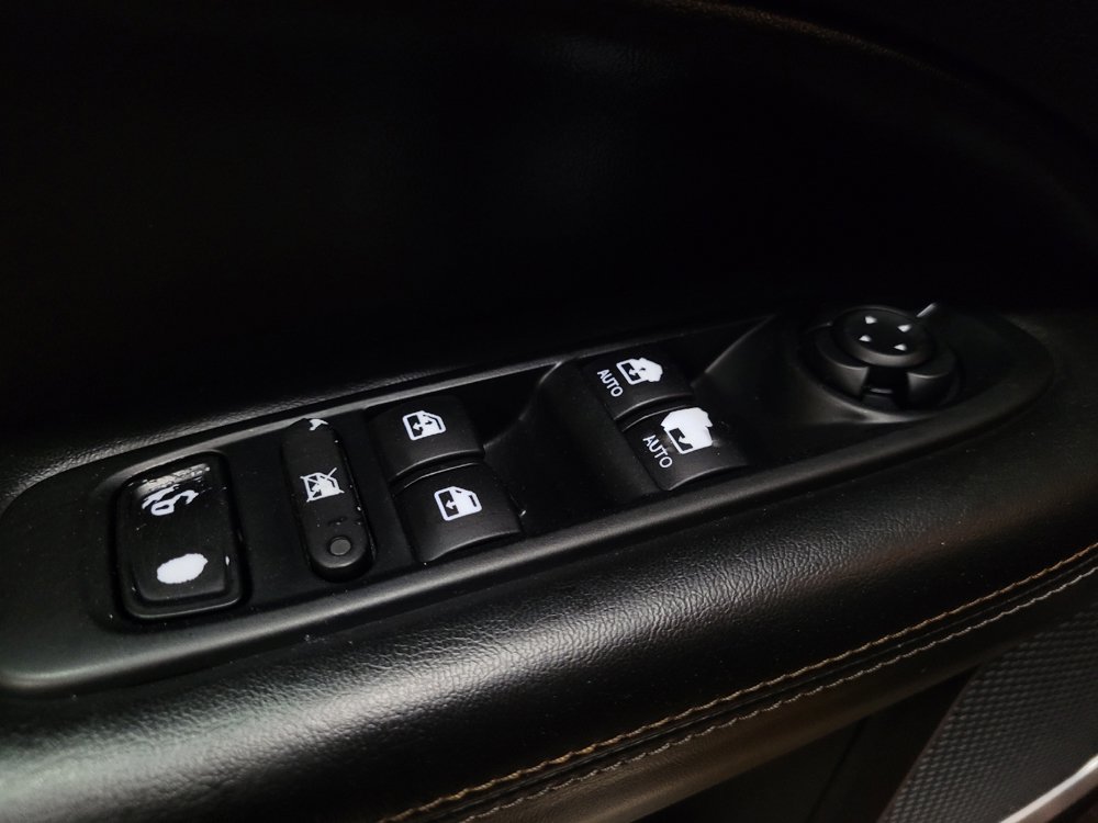 Used 2018 Jeep Compass Latitude w/ Cold Weather Group AWD/4WD image 27