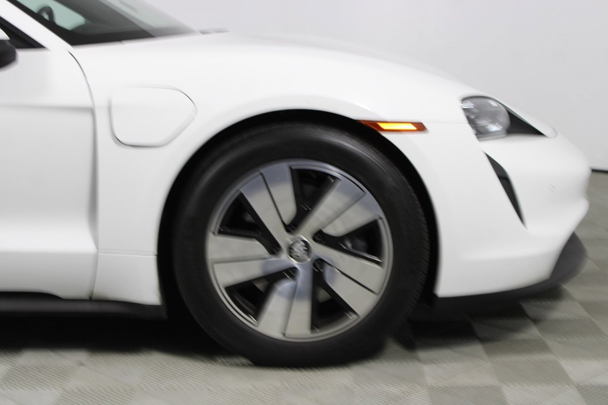 Used 2023 Porsche Taycan RWD image 4