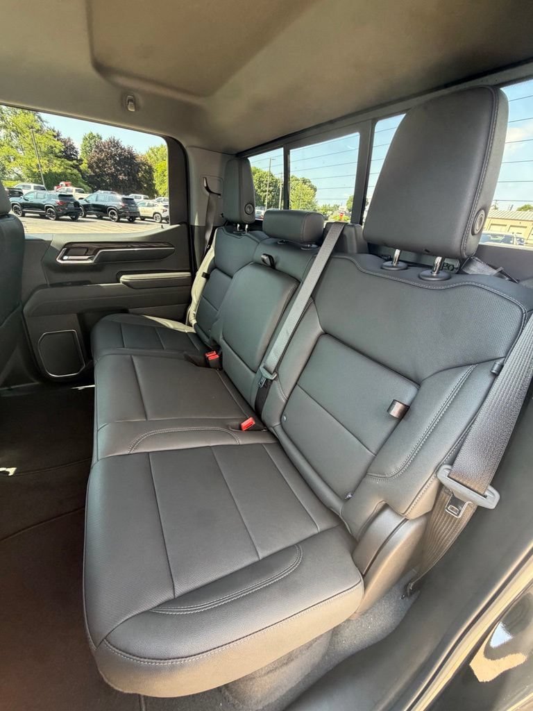 New 2026 GMC Sierra 1500 SLT w/ SLT Premium Package AWD/4WD image 10