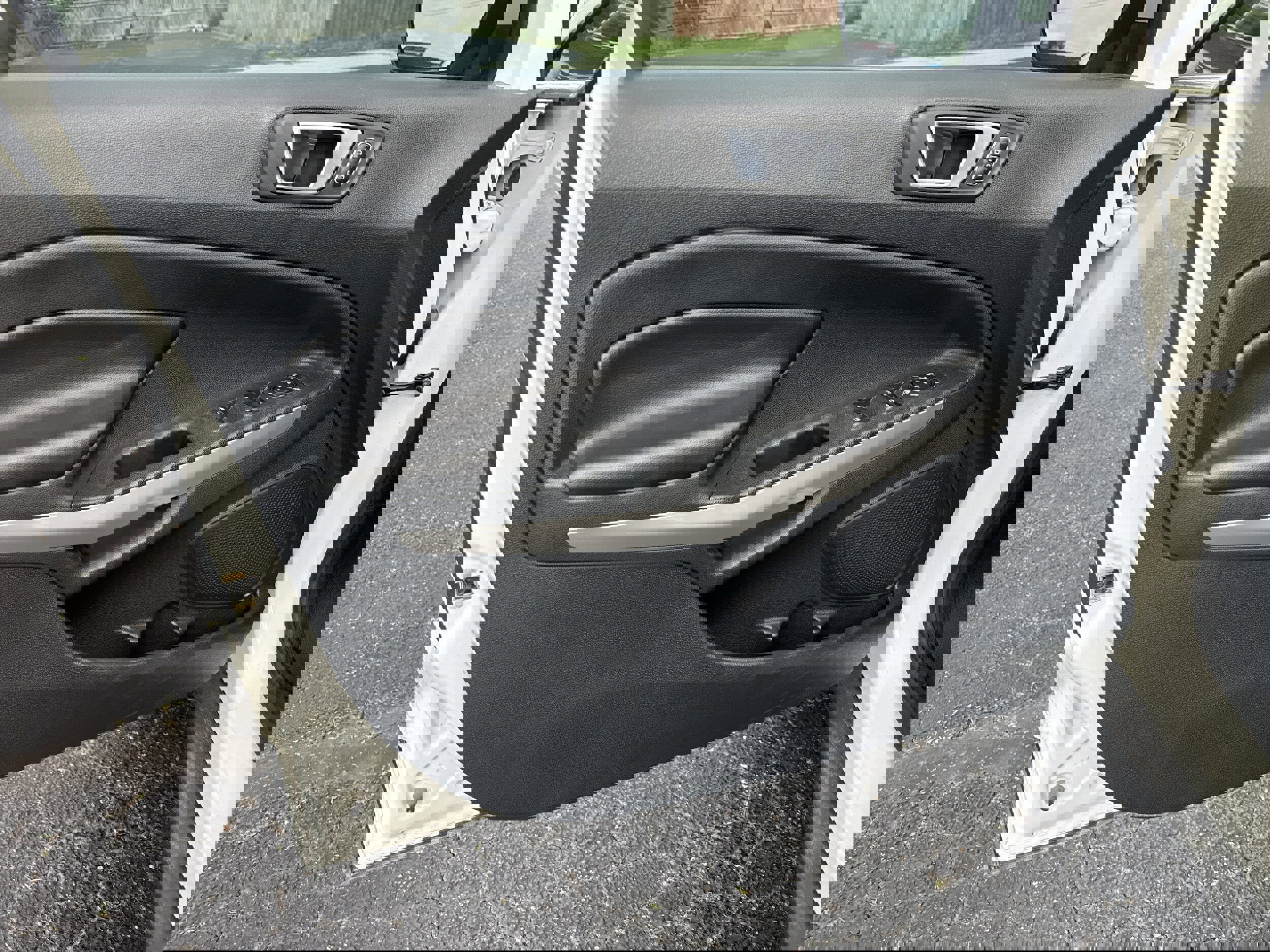 Used 2019 Ford EcoSport Titanium image 5