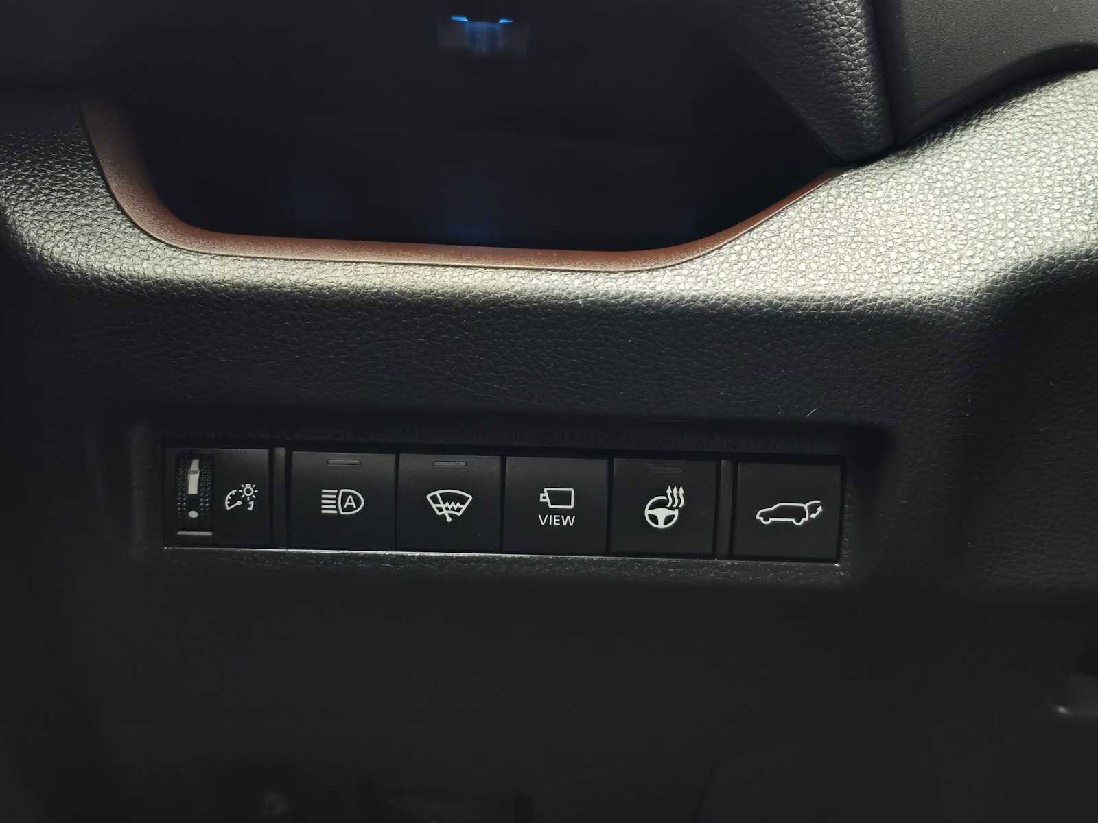 Used 2020 Toyota RAV4 Limited image 30