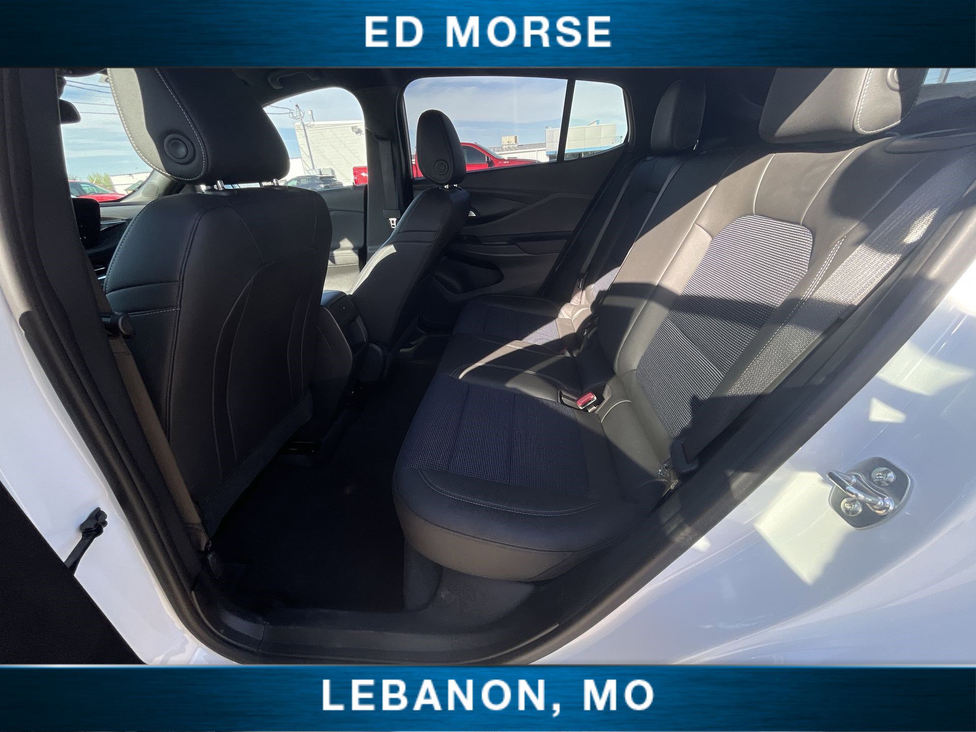 Used 2025 Buick Envista Preferred image 23