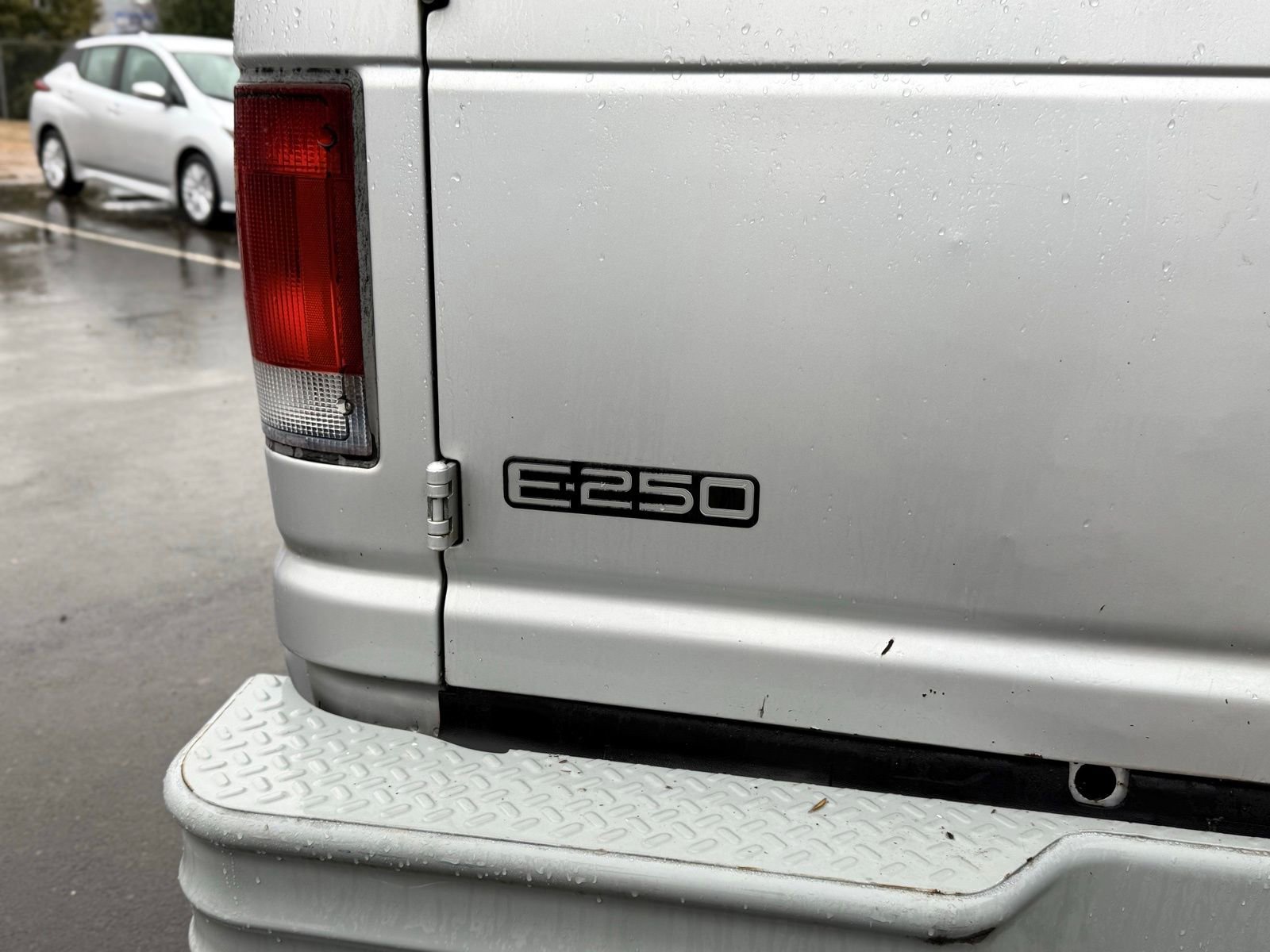 Used 1999 Ford E-250 and Econoline 250 RWD image 6