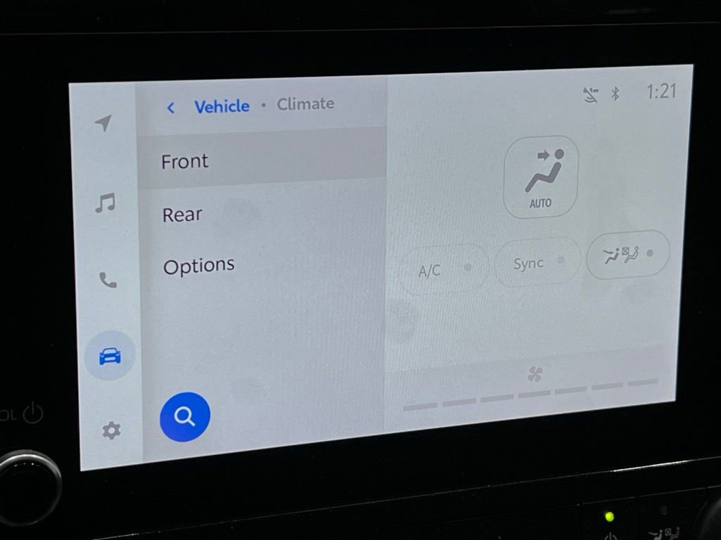 Used 2023 Toyota Highlander L image 29