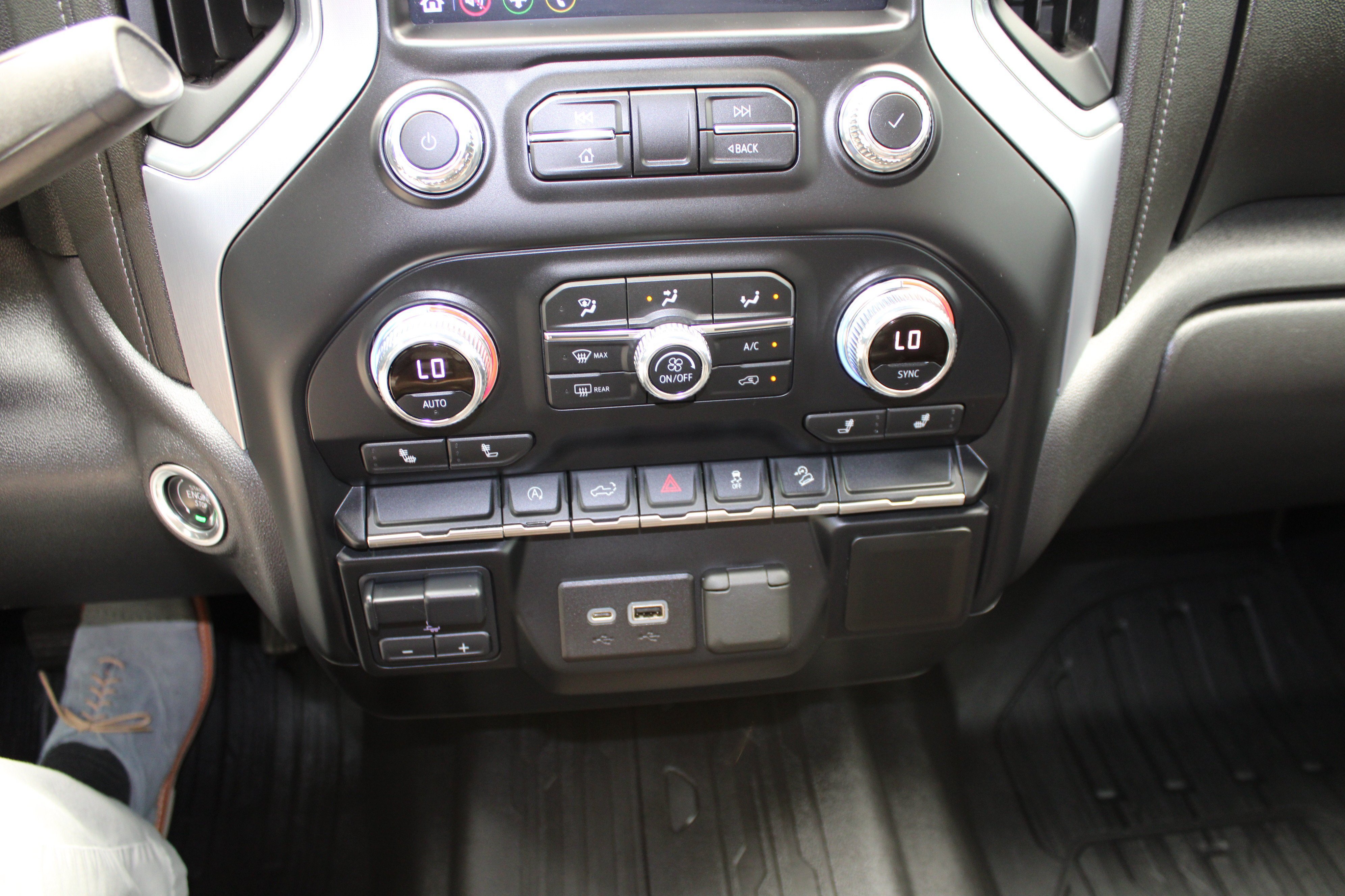 Used 2021 GMC Sierra 1500 Elevation w/ LPO, Elevation Black Package AWD/4WD image 11