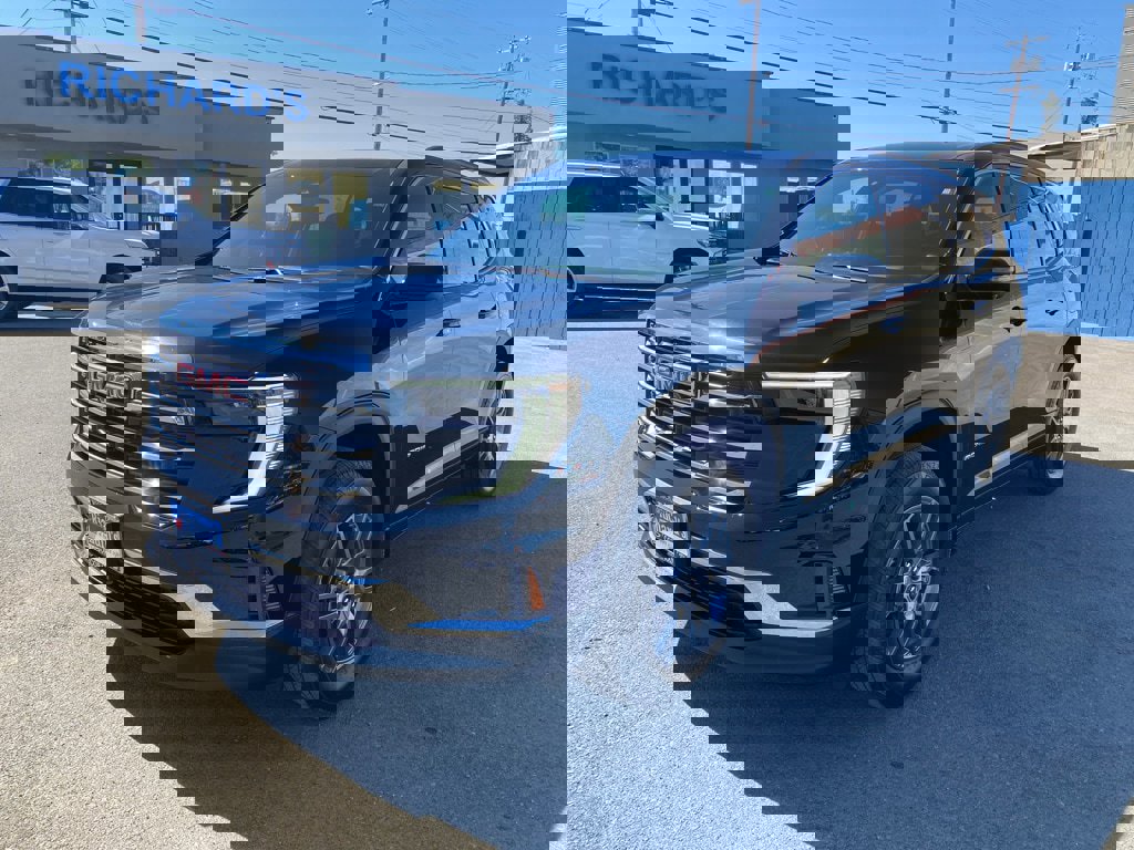 Used 2025 GMC Acadia Elevation image 15