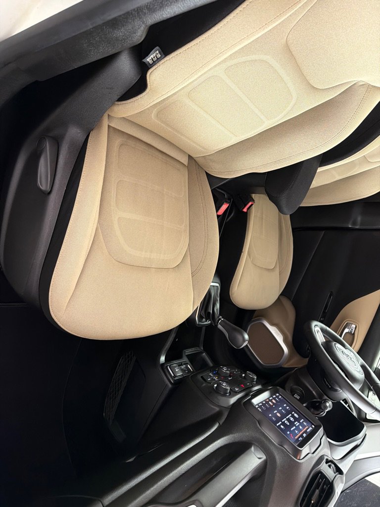 Used 2019 Jeep Renegade Latitude w/ UConnect 8.4 Nav Group image 24