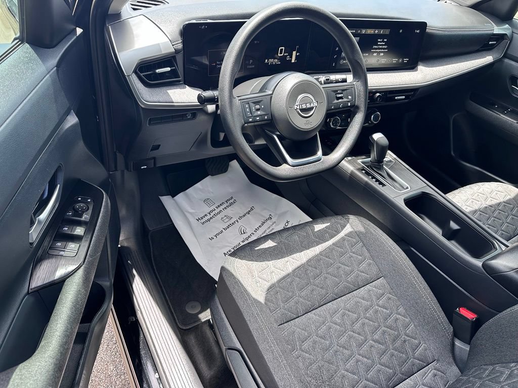 Used 2025 Nissan Kicks SV FWD image 13