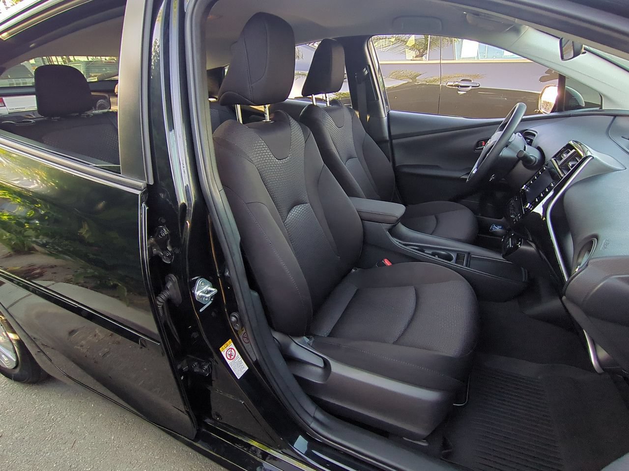 Used 2022 Toyota Prius LE FWD image 25
