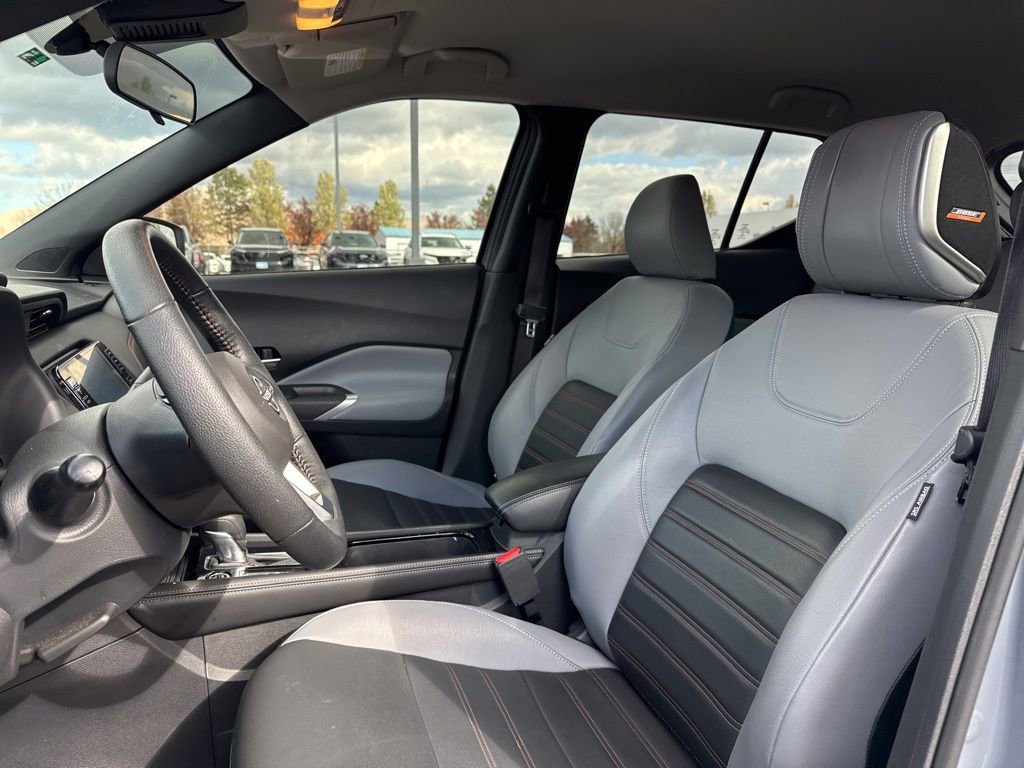 Used 2023 Nissan Kicks SR w/ SR Premium Package FWD image 9