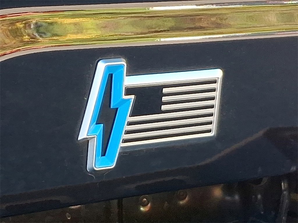 Used 2023 Ford F150 Lightning Platinum image 29