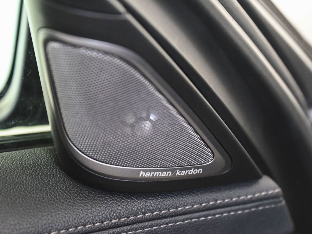 Used 2022 BMW 740i xDrive w/ M Sport Package image 9