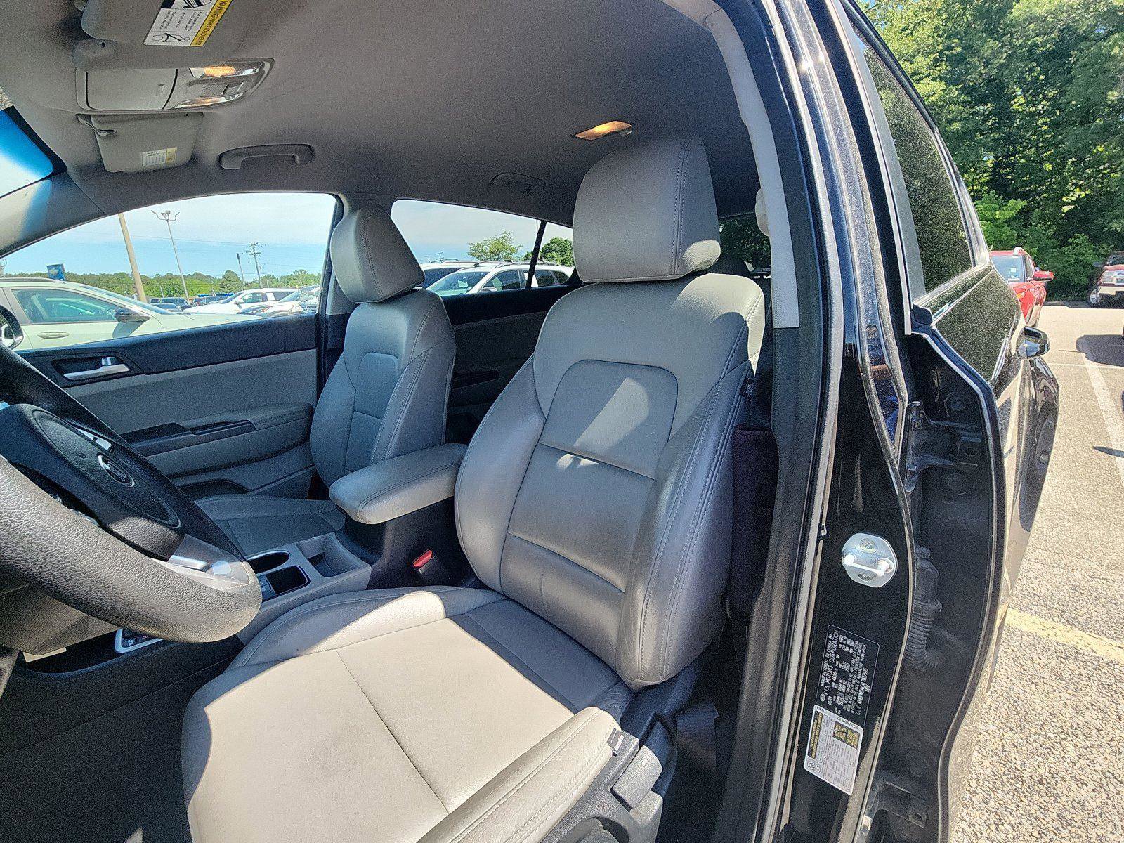 Used 2020 Kia Sportage LX FWD image 18