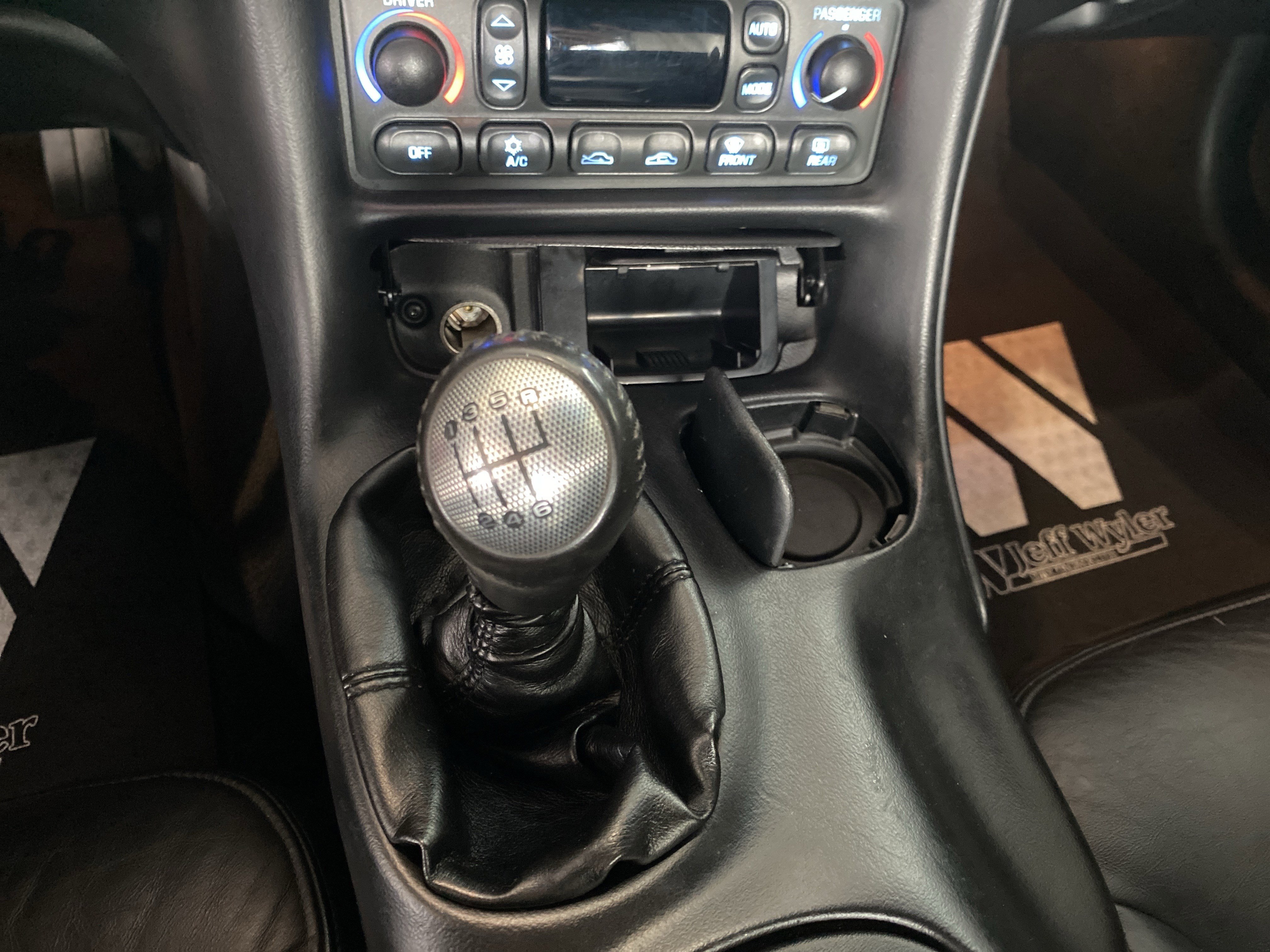 Used 2004 Chevrolet Corvette Z06 w/ Memory Package image 13