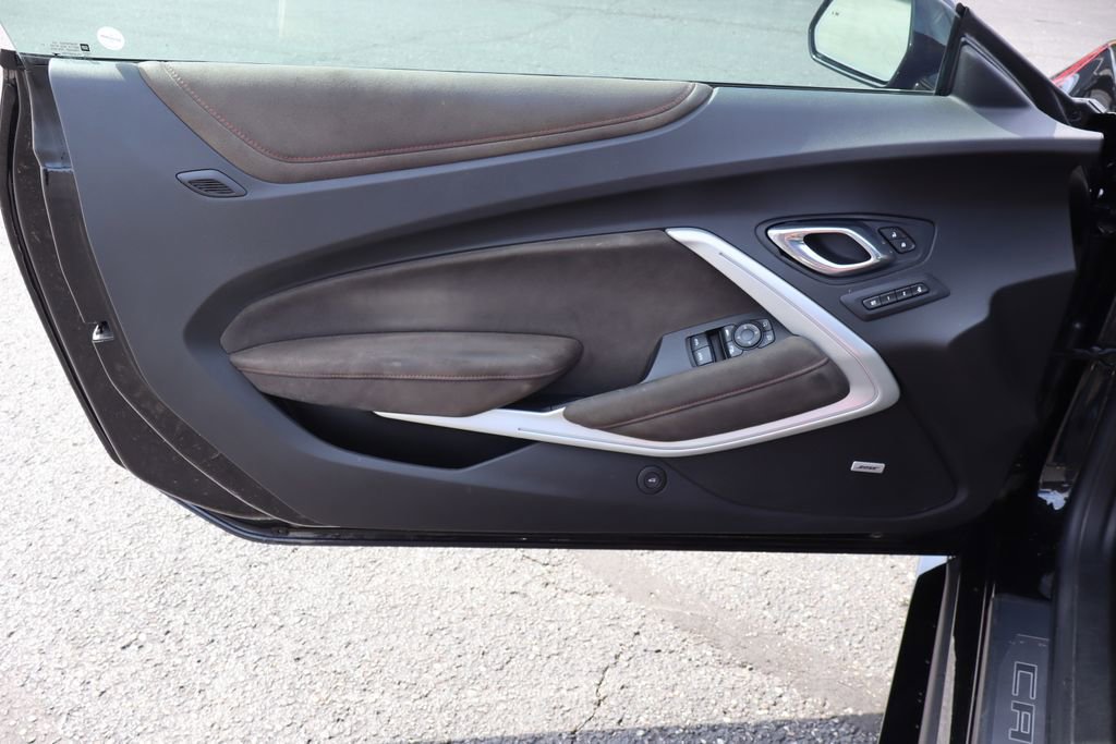 Used 2018 Chevrolet Camaro ZL1 RWD image 26