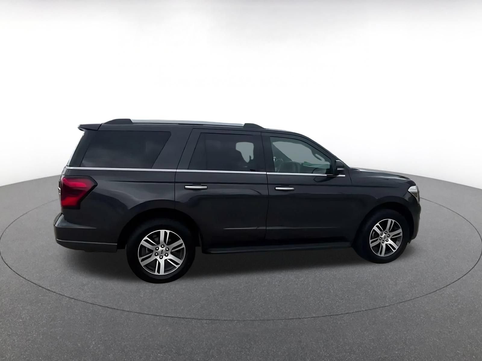 Used 2024 Ford Expedition Limited RWD image 14