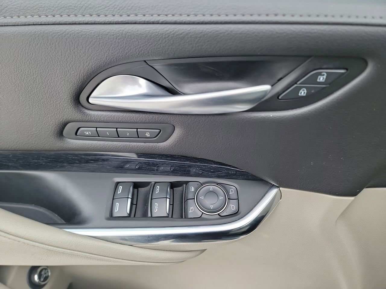 Used 2023 Cadillac XT4 Premium Luxury AWD/4WD image 11