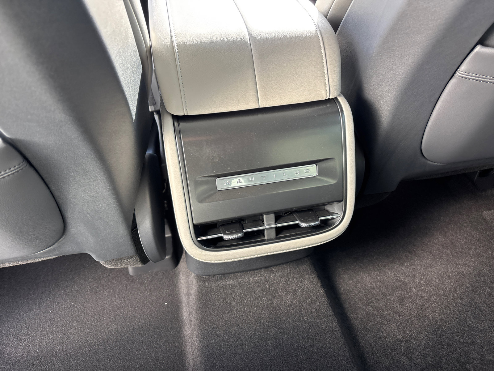 New 2026 Lincoln Nautilus Premier image 33