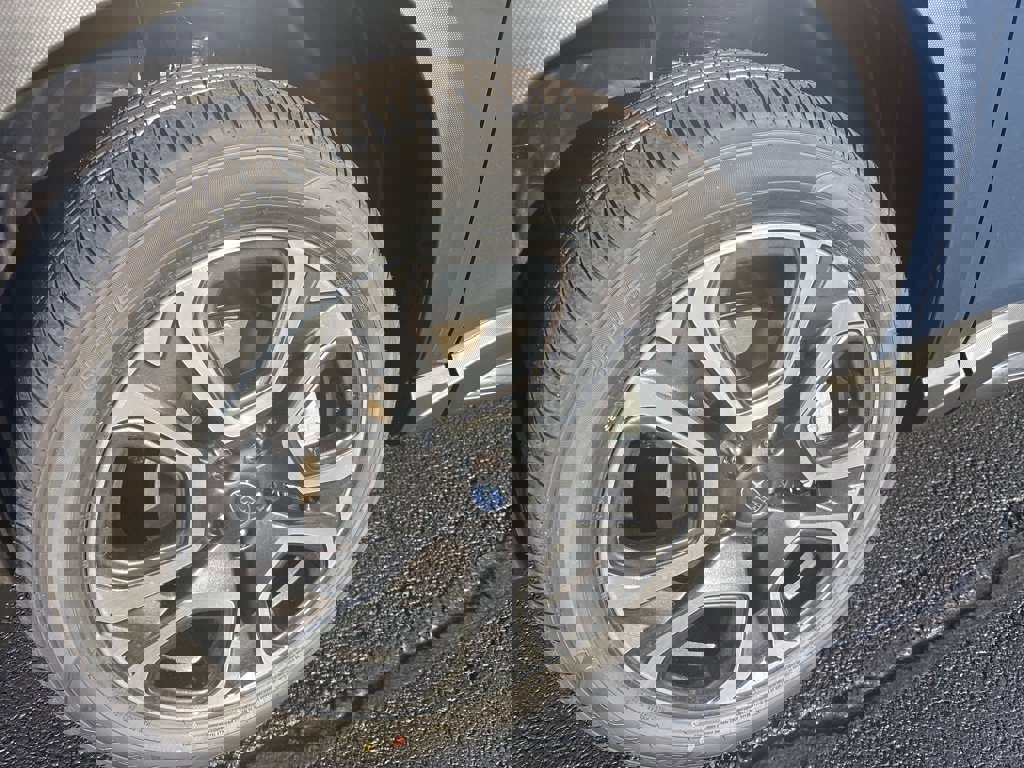 New 2025 Subaru Ascent Limited image 3