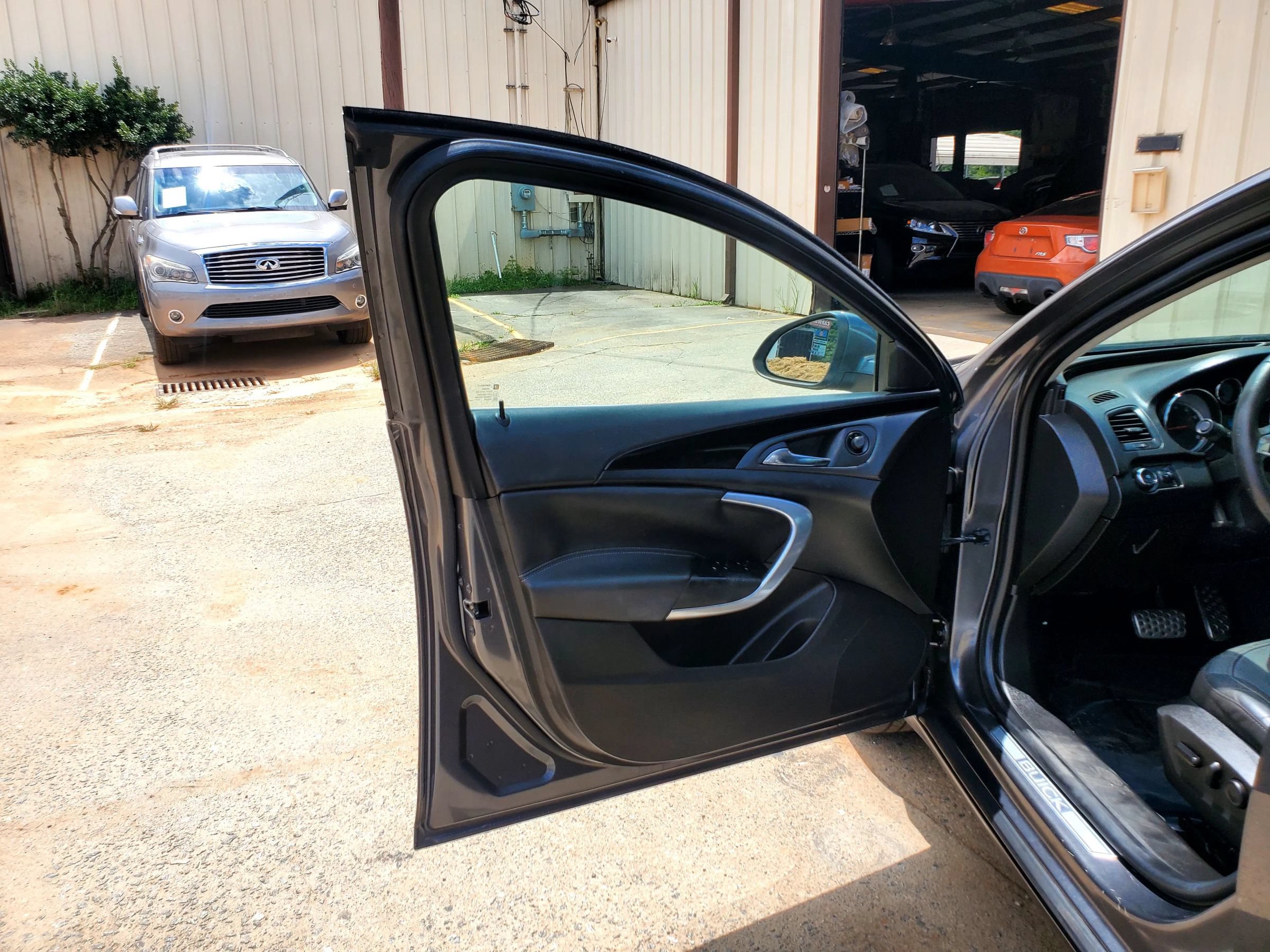 Used 2011 Buick Regal CXL FWD image 24