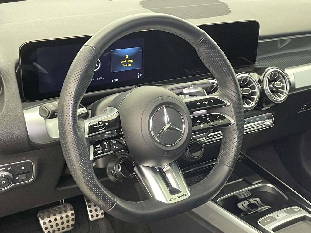 Used 2025 Mercedes-Benz GLB 35 AMG 4MATIC image 4