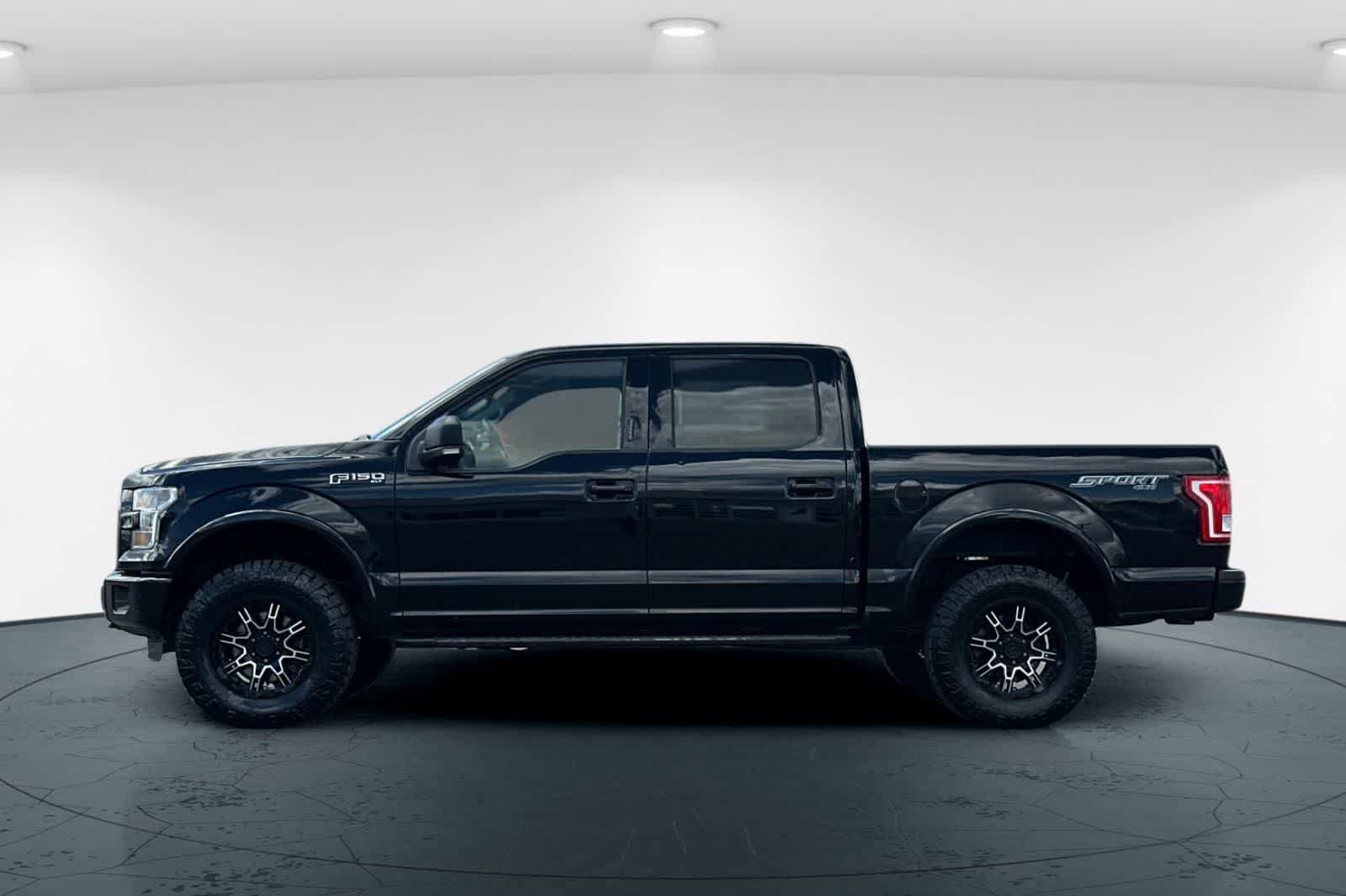 Used 2016 Ford F150 XLT w/ Equipment Group 301A Mid AWD/4WD image 9