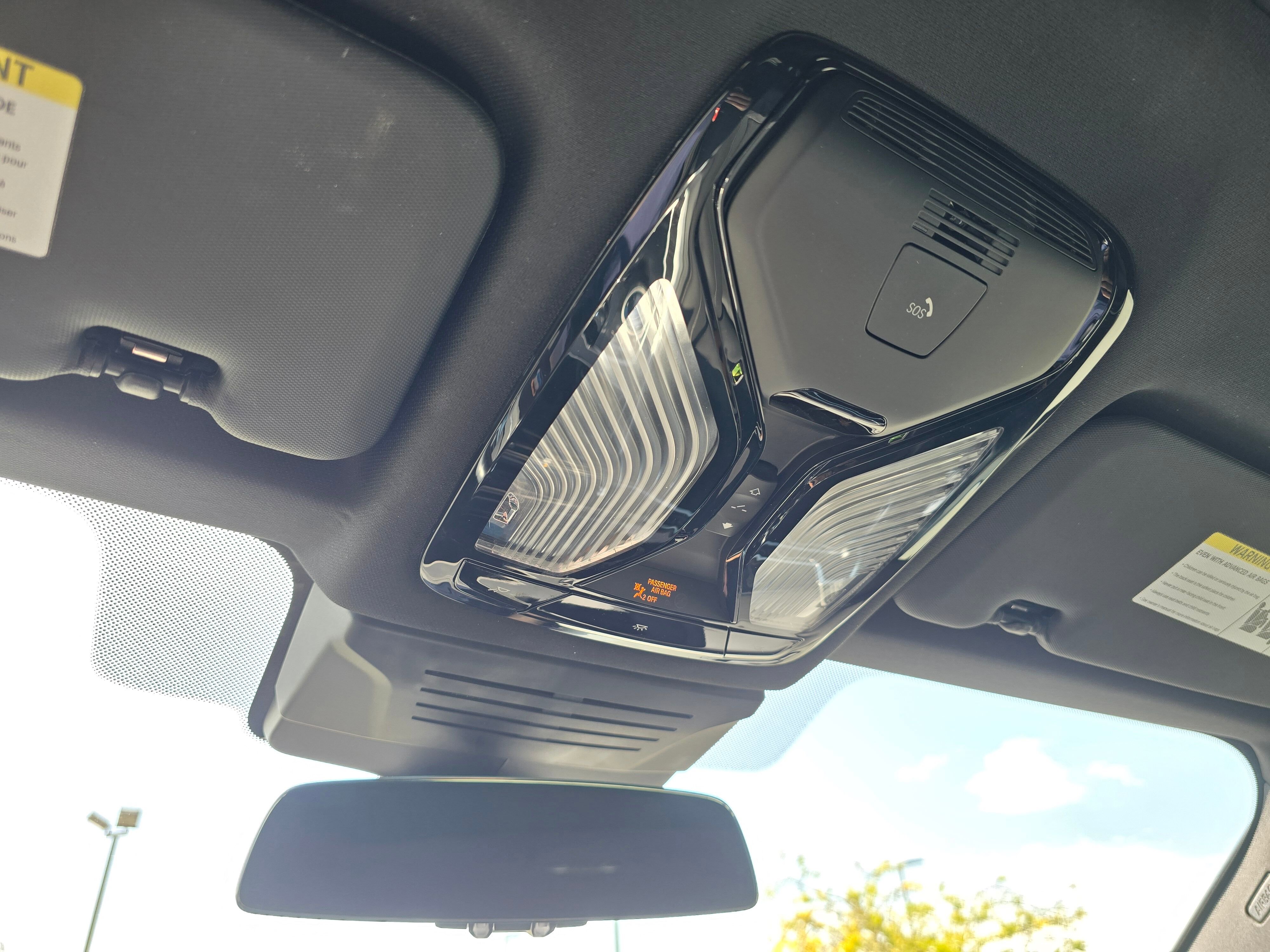 Certified 2025 BMW X6 xDrive40i w/ Executive Package image 25