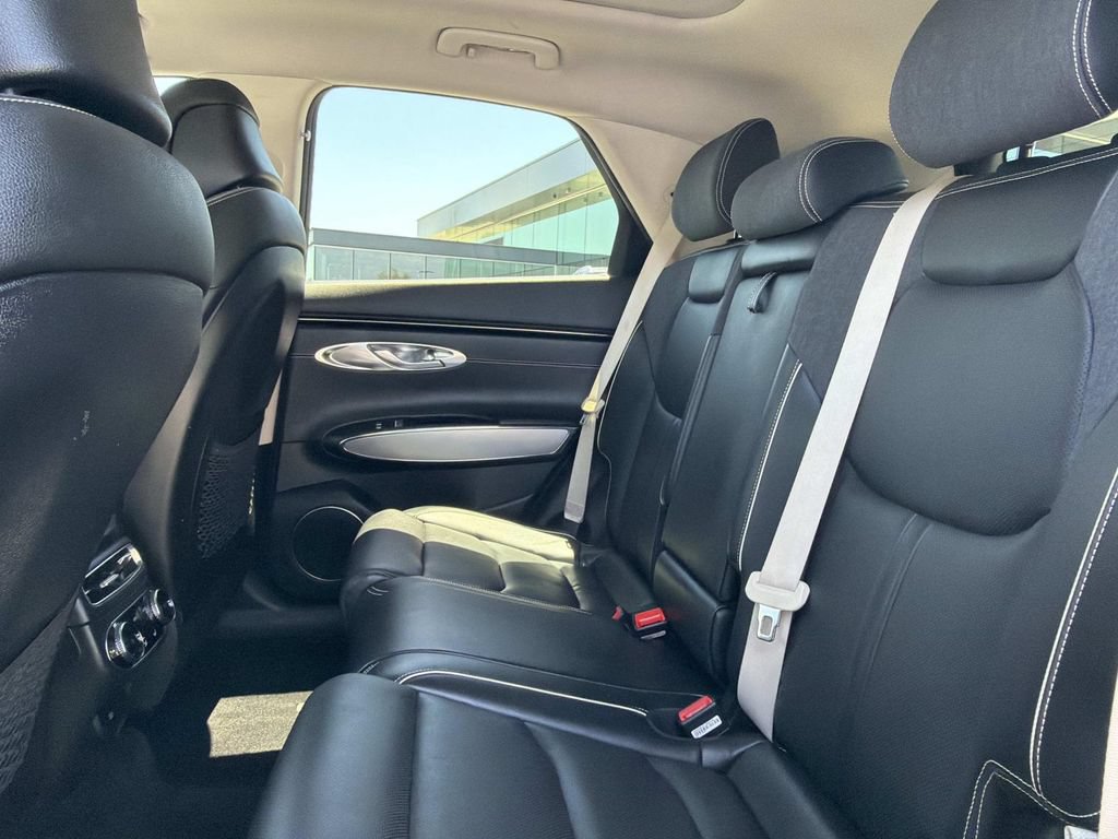 Used 2023 Genesis Electrified GV70 AWD/4WD image 19