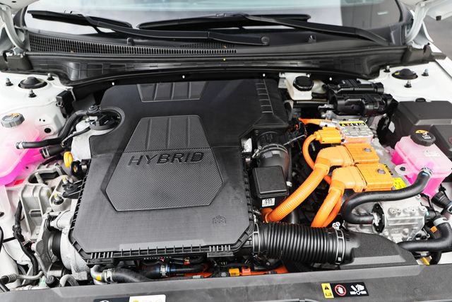 Certified 2025 Hyundai Elantra SEL FWD image 30