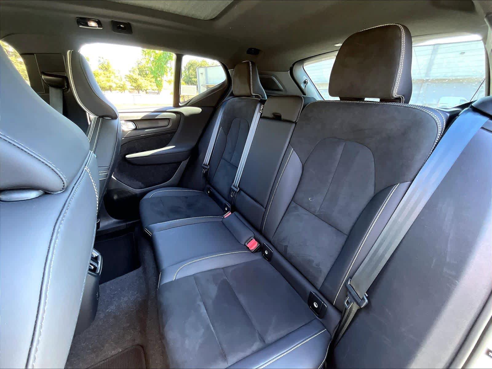 Used 2023 Volvo XC40 Recharge Ultimate AWD/4WD image 22