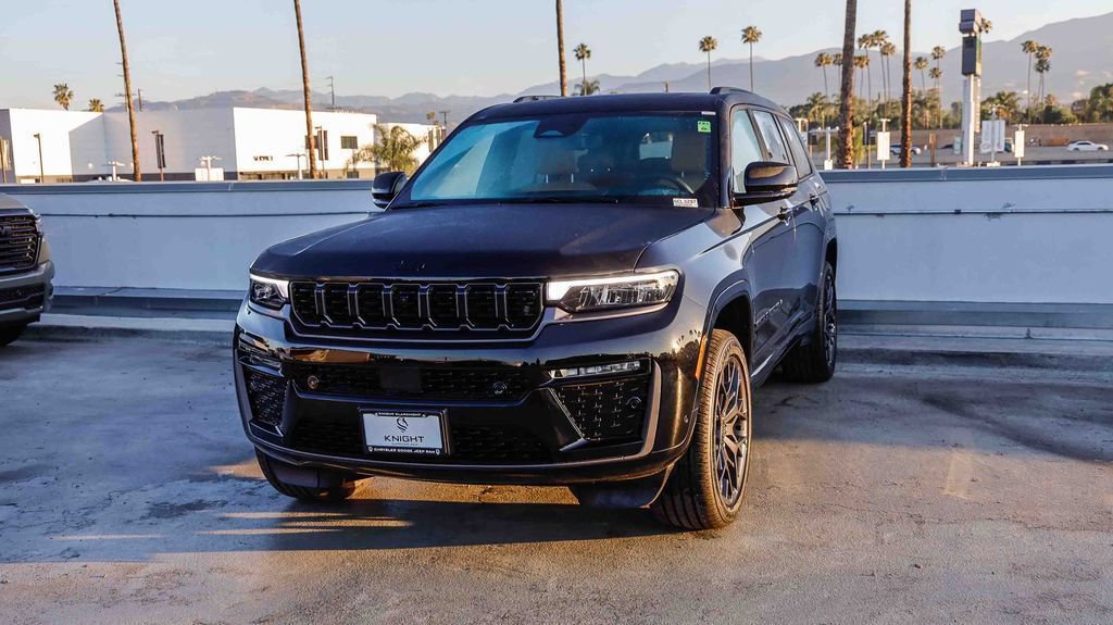 New 2026 Jeep Grand Cherokee L Summit w/ Obsidian Package AWD/4WD image 4