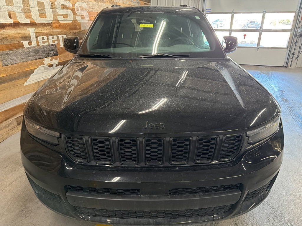 Used 2025 Jeep Grand Cherokee L Altitude image 7