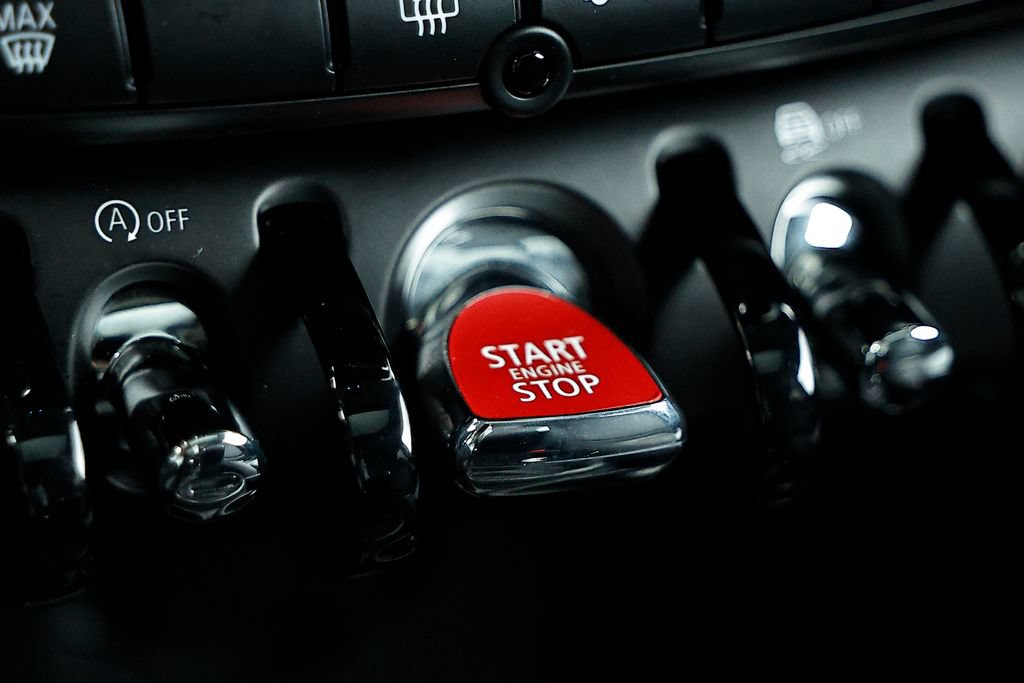 Used 2024 MINI Cooper 2-Door Hardtop FWD image 35