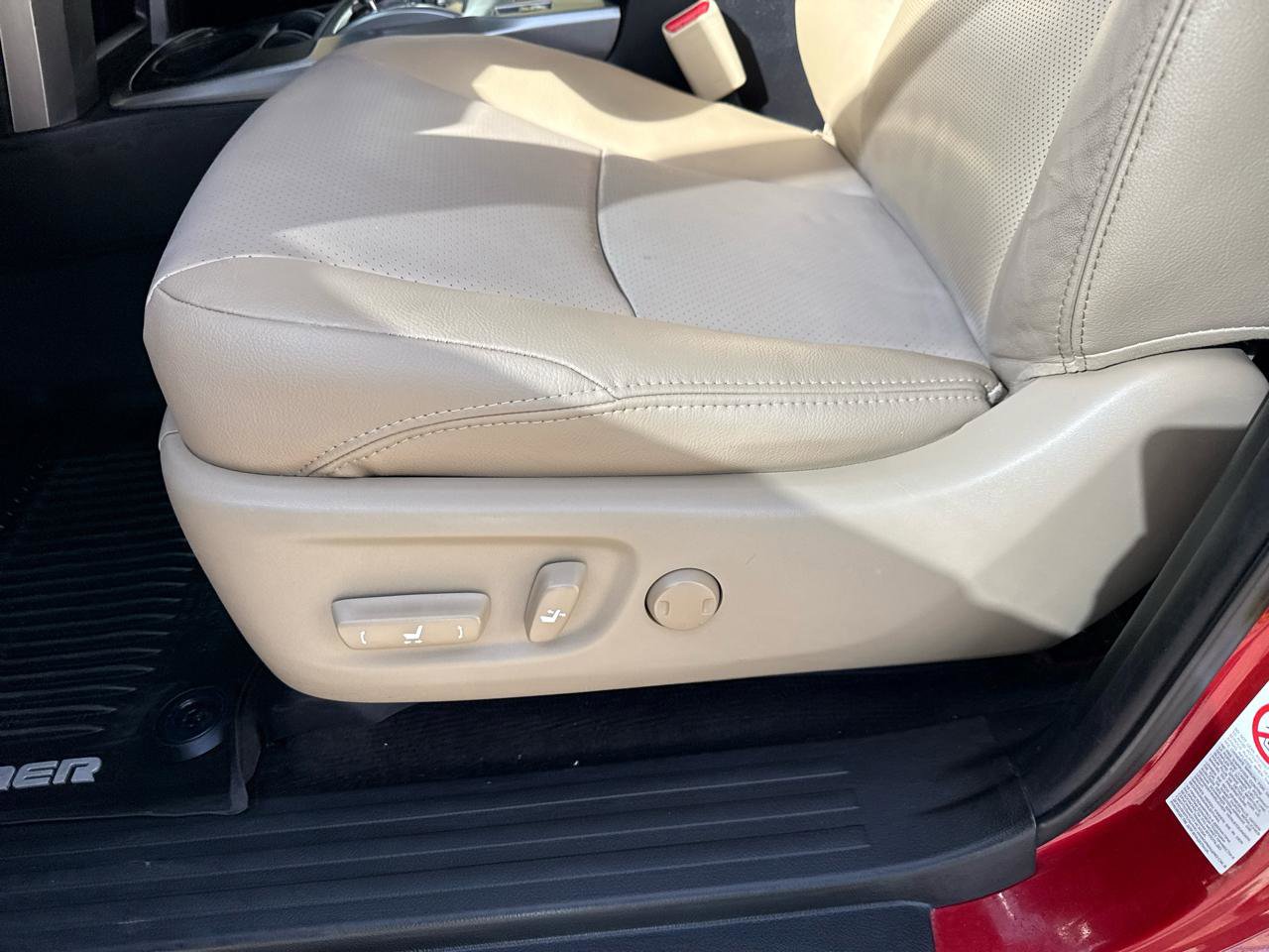 Used 2014 Toyota 4Runner Limited image 12