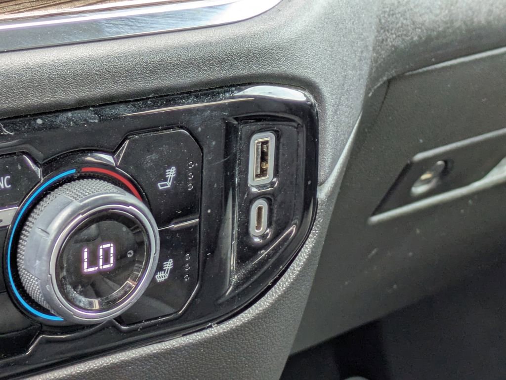 Used 2023 Chevrolet Silverado 1500 LT image 24