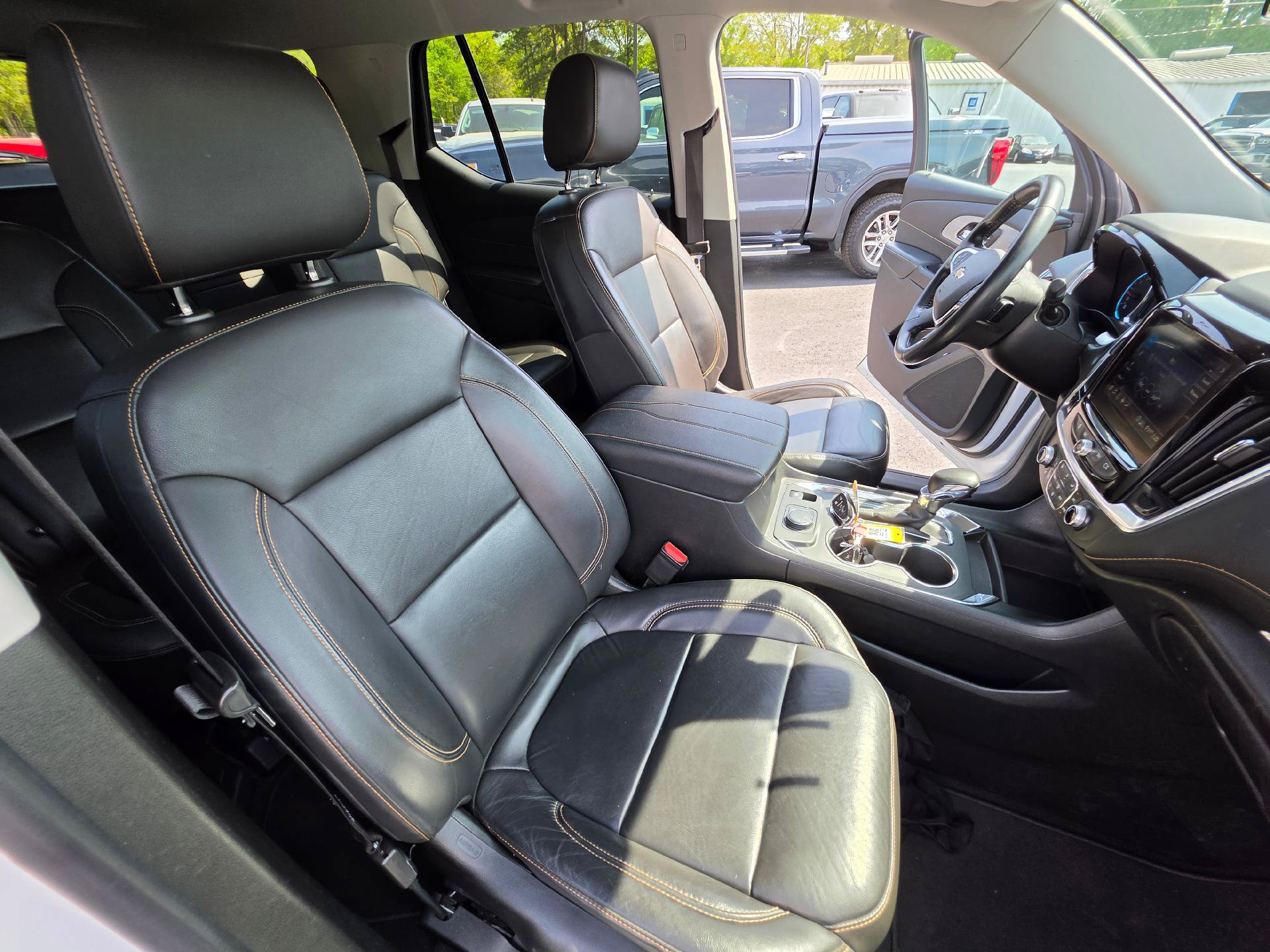 Used 2021 Chevrolet Traverse LT AWD/4WD image 14
